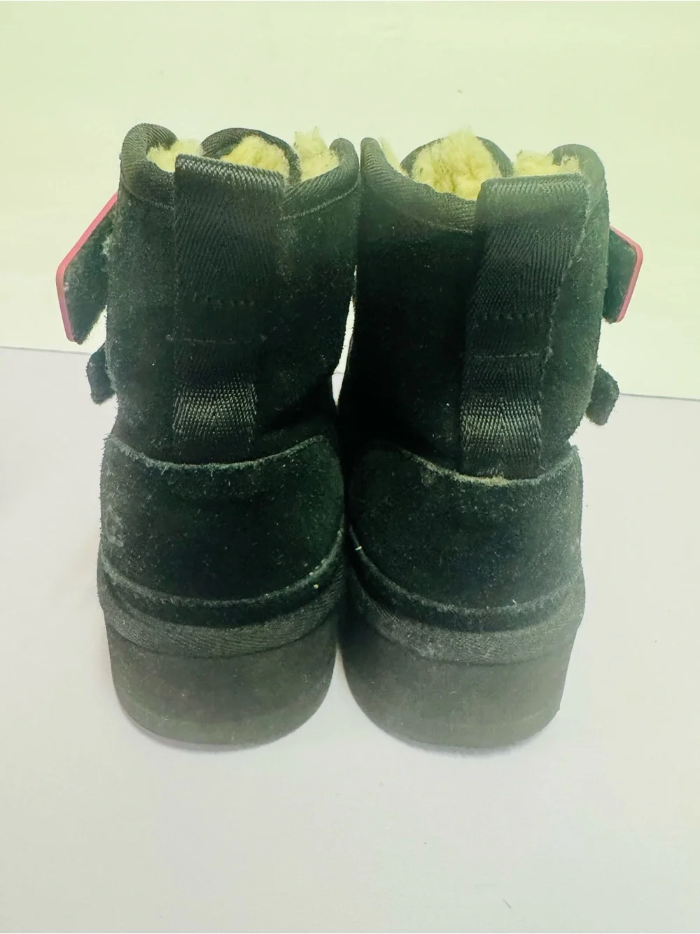 UGG Neumel Platform boots in black Size 4